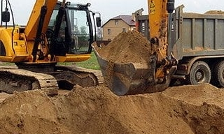 Выкопать яму экскаватором в Вязниках от 920 руб. - 2Землекопа-Взн